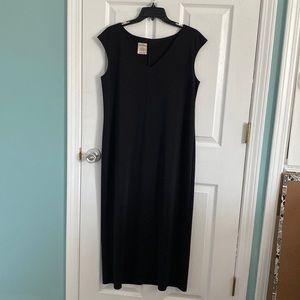 Black Sleeveless FLattering Dress 14